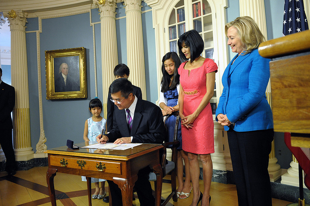 U.S. Secretary of State Hillary Rodham Clinton officiates the Swearing-In Ceremony for the Honorable Gary Locke, U.S. Ambassador to the People’s Republic of China, at the U.S. Department of State in Washington, D.C., on August 1, 2011. (State Department photo) 2011_08_5998997787_99acee6f14_z